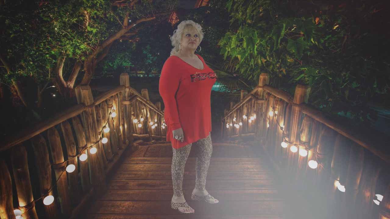 Under Your Spell Again cover performance thumbnail